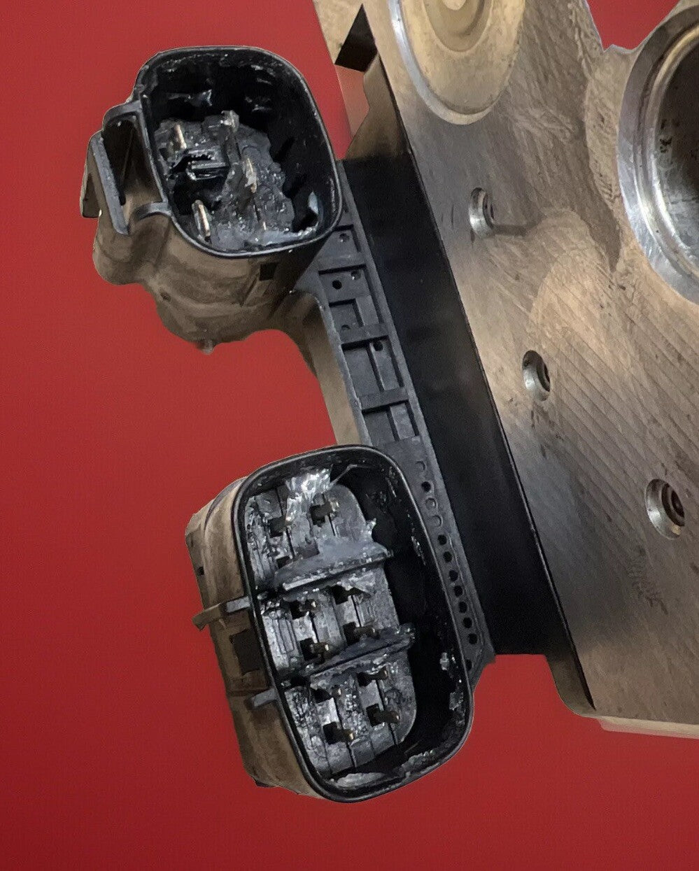 640005